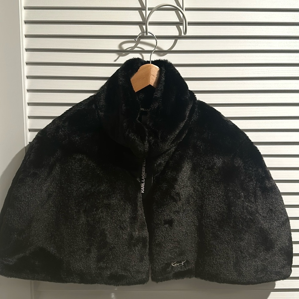 NWT Karl Lagerfeld Black Faux Fur High Neck Hook & Eye snap closure Cape/Shawl.